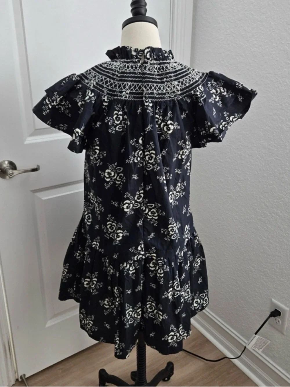 Sea New York XS Black White Floral Smocked Embroidered Tiered Mini Dress - Picture 2 of 4